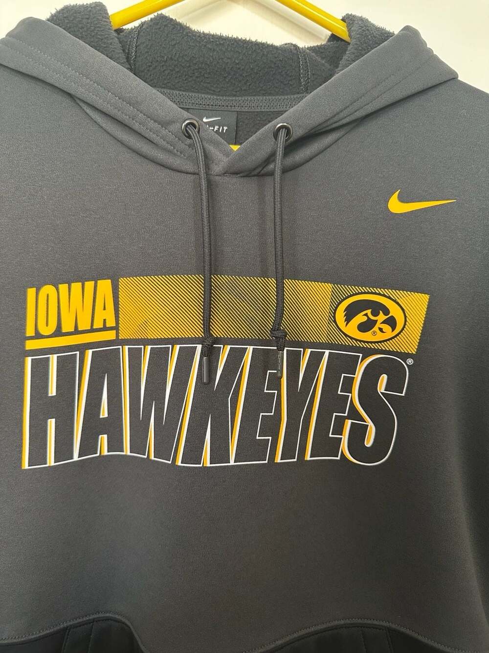 Nike Therma Dri-FIT On Field Iowa Hawkeyes Hoodie Men’s L Gray Black - Picture 3 of 11